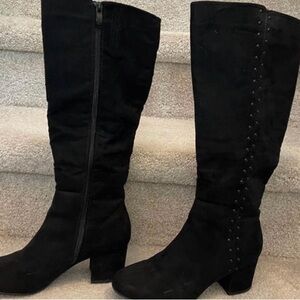 Woman’s black boots